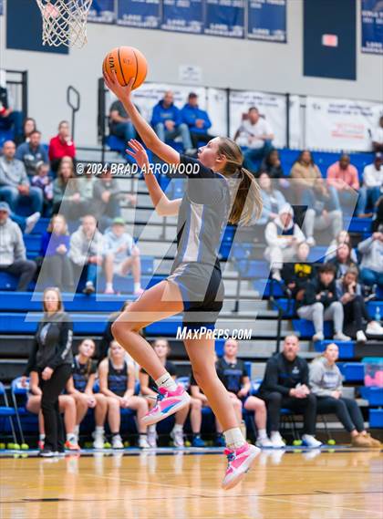 Thumbnail 3 in North Lincoln vs. Hickory Ridge (Phenom Lakesgiving) photogallery.