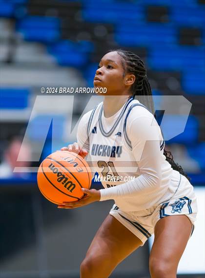 Thumbnail 3 in North Lincoln vs. Hickory Ridge (Phenom Lakesgiving) photogallery.