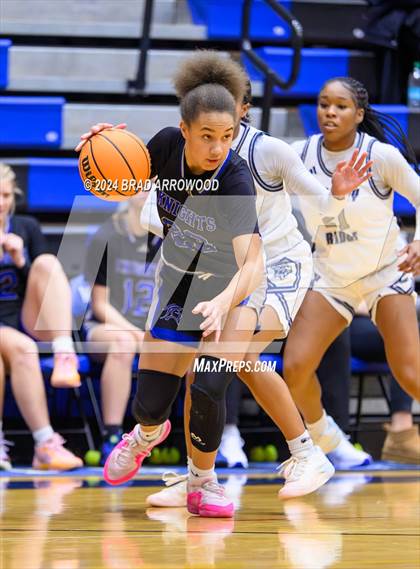 Thumbnail 3 in North Lincoln vs. Hickory Ridge (Phenom Lakesgiving) photogallery.