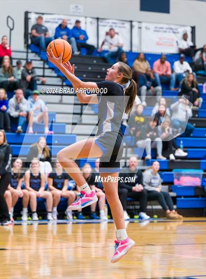 Thumbnail 2 in North Lincoln vs. Hickory Ridge (Phenom Lakesgiving) photogallery.