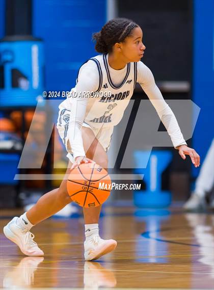Thumbnail 3 in North Lincoln vs. Hickory Ridge (Phenom Lakesgiving) photogallery.