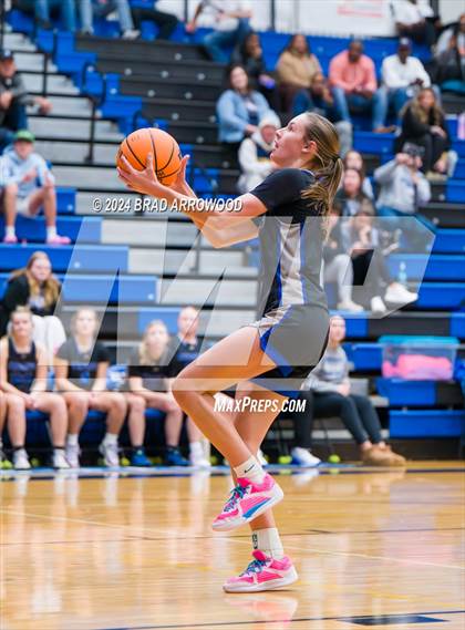 Thumbnail 1 in North Lincoln vs. Hickory Ridge (Phenom Lakesgiving) photogallery.