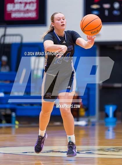 Thumbnail 3 in North Lincoln vs. Hickory Ridge (Phenom Lakesgiving) photogallery.