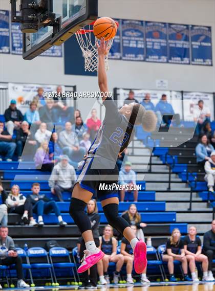 Thumbnail 2 in North Lincoln vs. Hickory Ridge (Phenom Lakesgiving) photogallery.