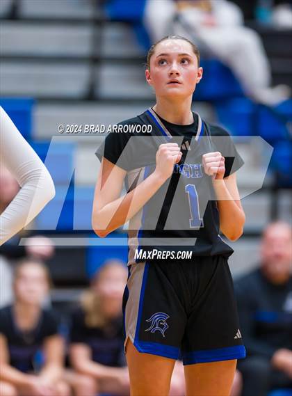 Thumbnail 3 in North Lincoln vs. Hickory Ridge (Phenom Lakesgiving) photogallery.