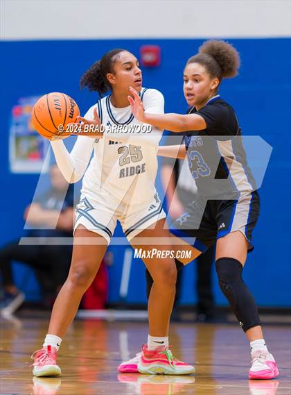 Thumbnail 3 in North Lincoln vs. Hickory Ridge (Phenom Lakesgiving) photogallery.
