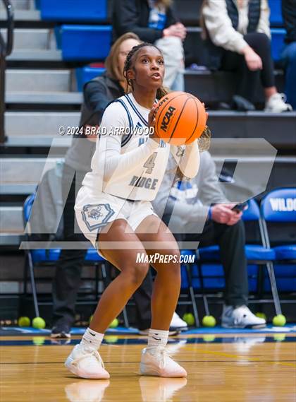 Thumbnail 2 in North Lincoln vs. Hickory Ridge (Phenom Lakesgiving) photogallery.