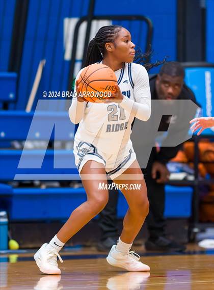 Thumbnail 3 in North Lincoln vs. Hickory Ridge (Phenom Lakesgiving) photogallery.
