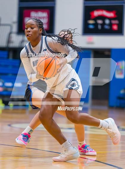Thumbnail 2 in North Lincoln vs. Hickory Ridge (Phenom Lakesgiving) photogallery.