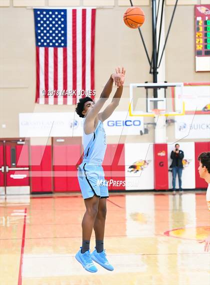 Thumbnail 1 in Corona del Sol vs. Eleanor Roosevelt (Hoophall West Tournament) photogallery.