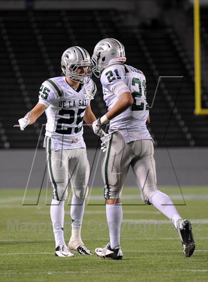 Thumbnail 1 in De La Salle vs. Centennial (CIF State Open Division Final) photogallery.