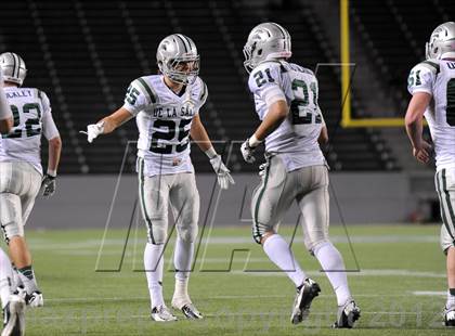 Thumbnail 3 in De La Salle vs. Centennial (CIF State Open Division Final) photogallery.