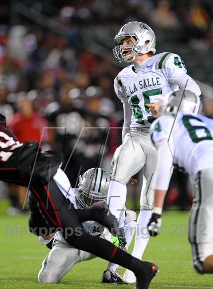 Thumbnail 3 in De La Salle vs. Centennial (CIF State Open Division Final) photogallery.