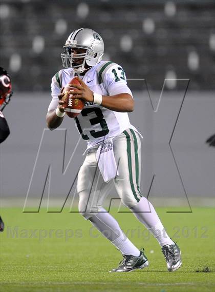 Thumbnail 2 in De La Salle vs. Centennial (CIF State Open Division Final) photogallery.