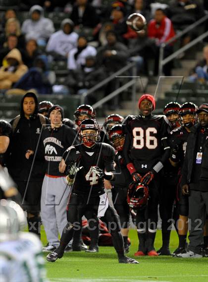Thumbnail 1 in De La Salle vs. Centennial (CIF State Open Division Final) photogallery.