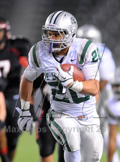Thumbnail 1 in De La Salle vs. Centennial (CIF State Open Division Final) photogallery.