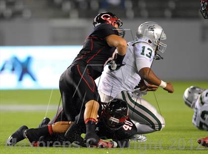 Thumbnail 2 in De La Salle vs. Centennial (CIF State Open Division Final) photogallery.