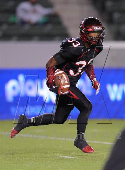 Thumbnail 3 in De La Salle vs. Centennial (CIF State Open Division Final) photogallery.