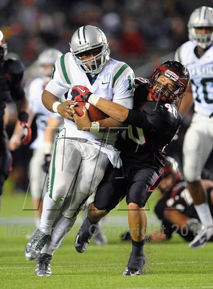 Thumbnail 1 in De La Salle vs. Centennial (CIF State Open Division Final) photogallery.