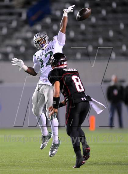 Thumbnail 1 in De La Salle vs. Centennial (CIF State Open Division Final) photogallery.