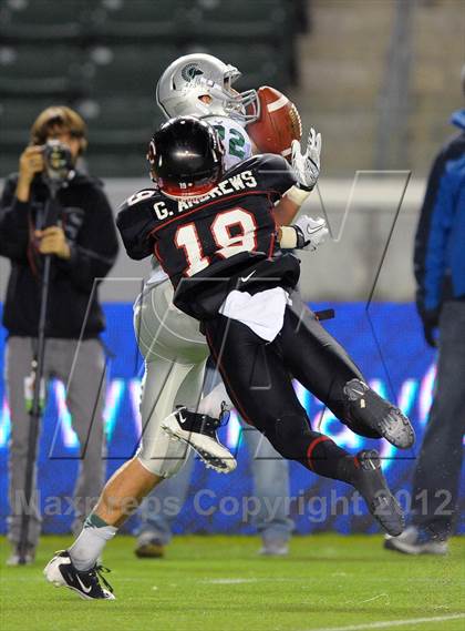 Thumbnail 3 in De La Salle vs. Centennial (CIF State Open Division Final) photogallery.