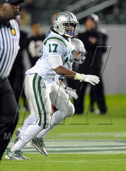Thumbnail 1 in De La Salle vs. Centennial (CIF State Open Division Final) photogallery.