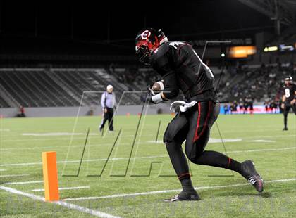 Thumbnail 1 in De La Salle vs. Centennial (CIF State Open Division Final) photogallery.