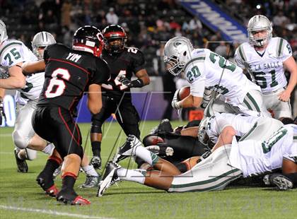 Thumbnail 3 in De La Salle vs. Centennial (CIF State Open Division Final) photogallery.