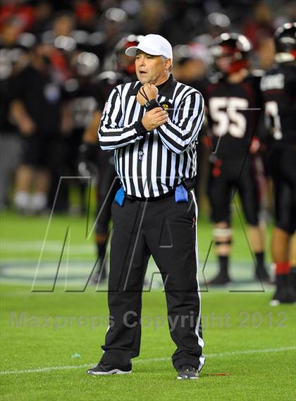 Thumbnail 1 in De La Salle vs. Centennial (CIF State Open Division Final) photogallery.
