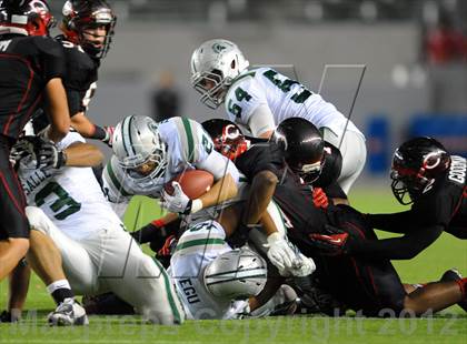 Thumbnail 1 in De La Salle vs. Centennial (CIF State Open Division Final) photogallery.