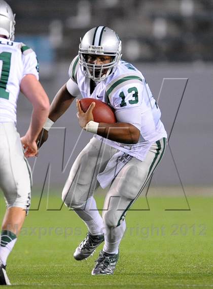 Thumbnail 3 in De La Salle vs. Centennial (CIF State Open Division Final) photogallery.