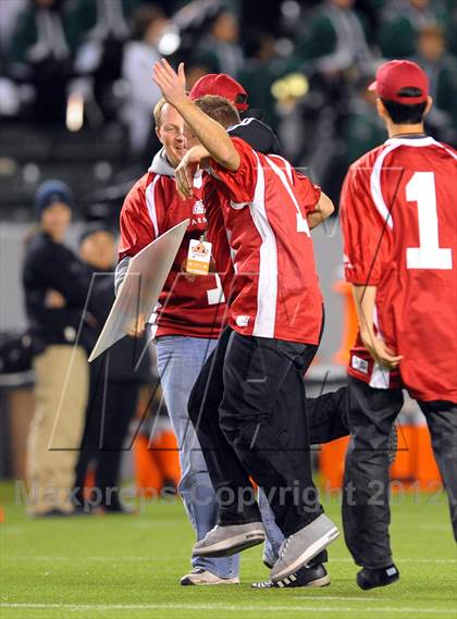 Thumbnail 3 in De La Salle vs. Centennial (CIF State Open Division Final) photogallery.