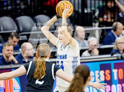 Thumbnail 1 in Shalhevet vs. San Domenico (CIF State D4 Final) photogallery.
