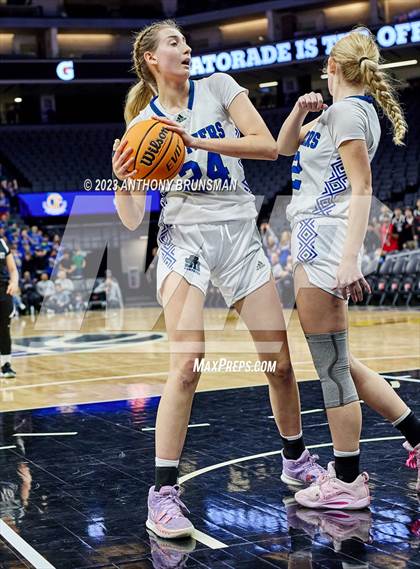 Thumbnail 3 in Shalhevet vs. San Domenico (CIF State D4 Final) photogallery.