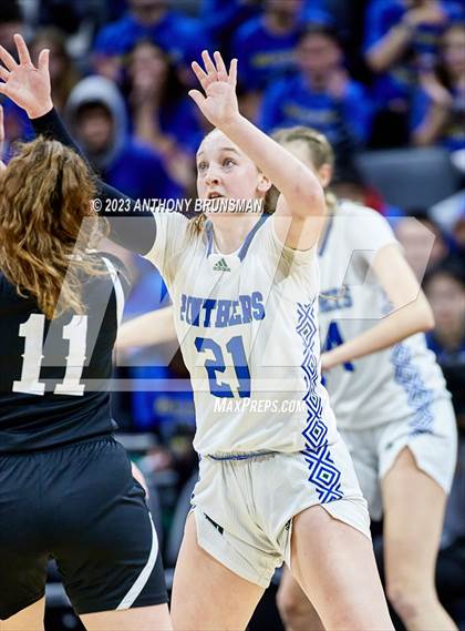 Thumbnail 2 in Shalhevet vs. San Domenico (CIF State D4 Final) photogallery.