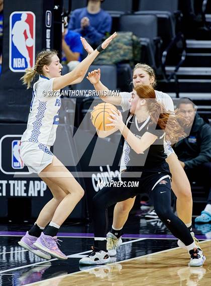 Thumbnail 1 in Shalhevet vs. San Domenico (CIF State D4 Final) photogallery.