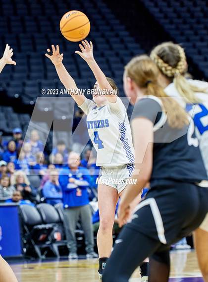 Thumbnail 2 in Shalhevet vs. San Domenico (CIF State D4 Final) photogallery.