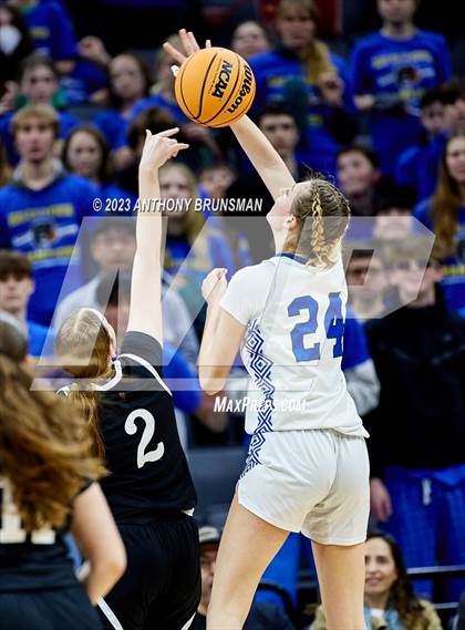 Thumbnail 1 in Shalhevet vs. San Domenico (CIF State D4 Final) photogallery.