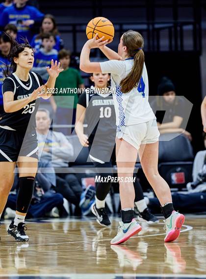 Thumbnail 1 in Shalhevet vs. San Domenico (CIF State D4 Final) photogallery.