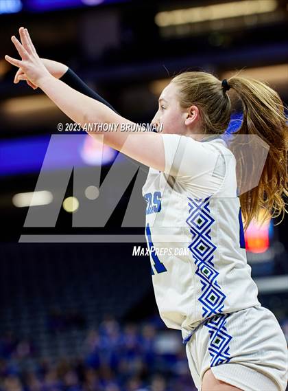 Thumbnail 1 in Shalhevet vs. San Domenico (CIF State D4 Final) photogallery.