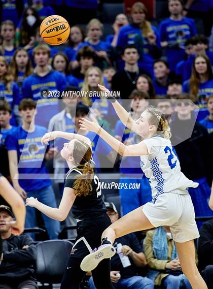 Thumbnail 3 in Shalhevet vs. San Domenico (CIF State D4 Final) photogallery.