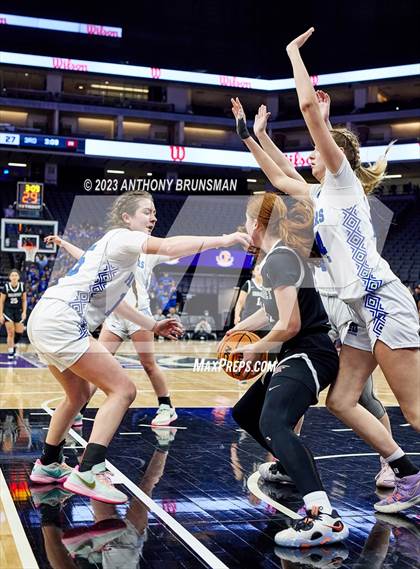Thumbnail 2 in Shalhevet vs. San Domenico (CIF State D4 Final) photogallery.