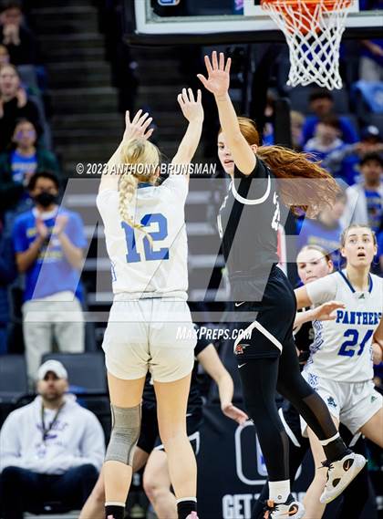 Thumbnail 2 in Shalhevet vs. San Domenico (CIF State D4 Final) photogallery.