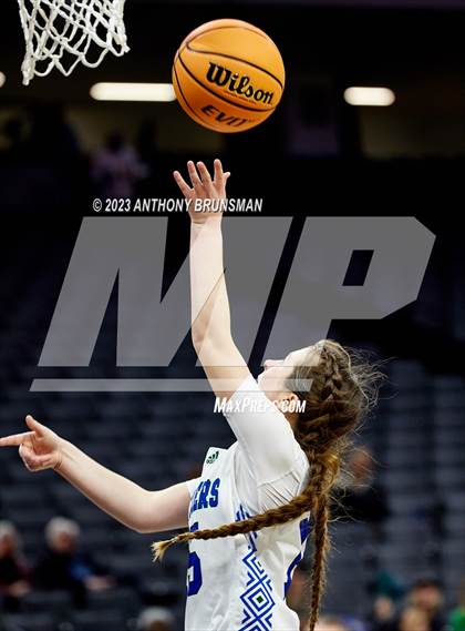 Thumbnail 3 in Shalhevet vs. San Domenico (CIF State D4 Final) photogallery.