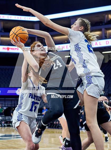 Thumbnail 2 in Shalhevet vs. San Domenico (CIF State D4 Final) photogallery.