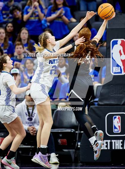 Thumbnail 2 in Shalhevet vs. San Domenico (CIF State D4 Final) photogallery.