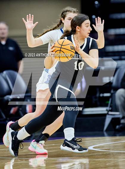 Thumbnail 1 in Shalhevet vs. San Domenico (CIF State D4 Final) photogallery.