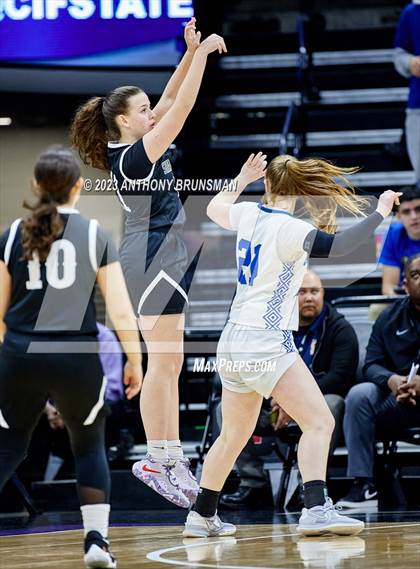 Thumbnail 2 in Shalhevet vs. San Domenico (CIF State D4 Final) photogallery.