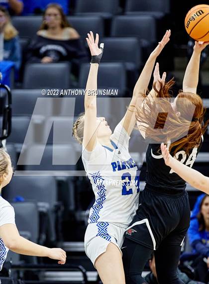 Thumbnail 1 in Shalhevet vs. San Domenico (CIF State D4 Final) photogallery.
