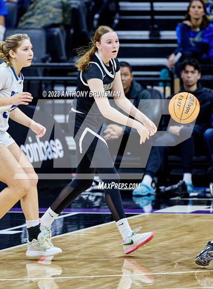 Thumbnail 2 in Shalhevet vs. San Domenico (CIF State D4 Final) photogallery.